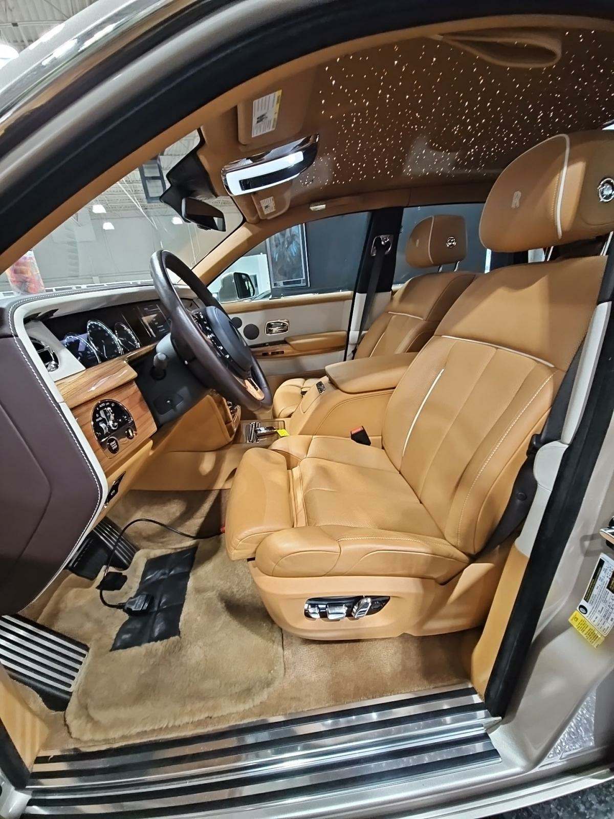 Автомобіль Rolls-Royce Phantom 2019 | GrandCar Автомобіль Rolls-Royce Phantom 2019 | GrandCar