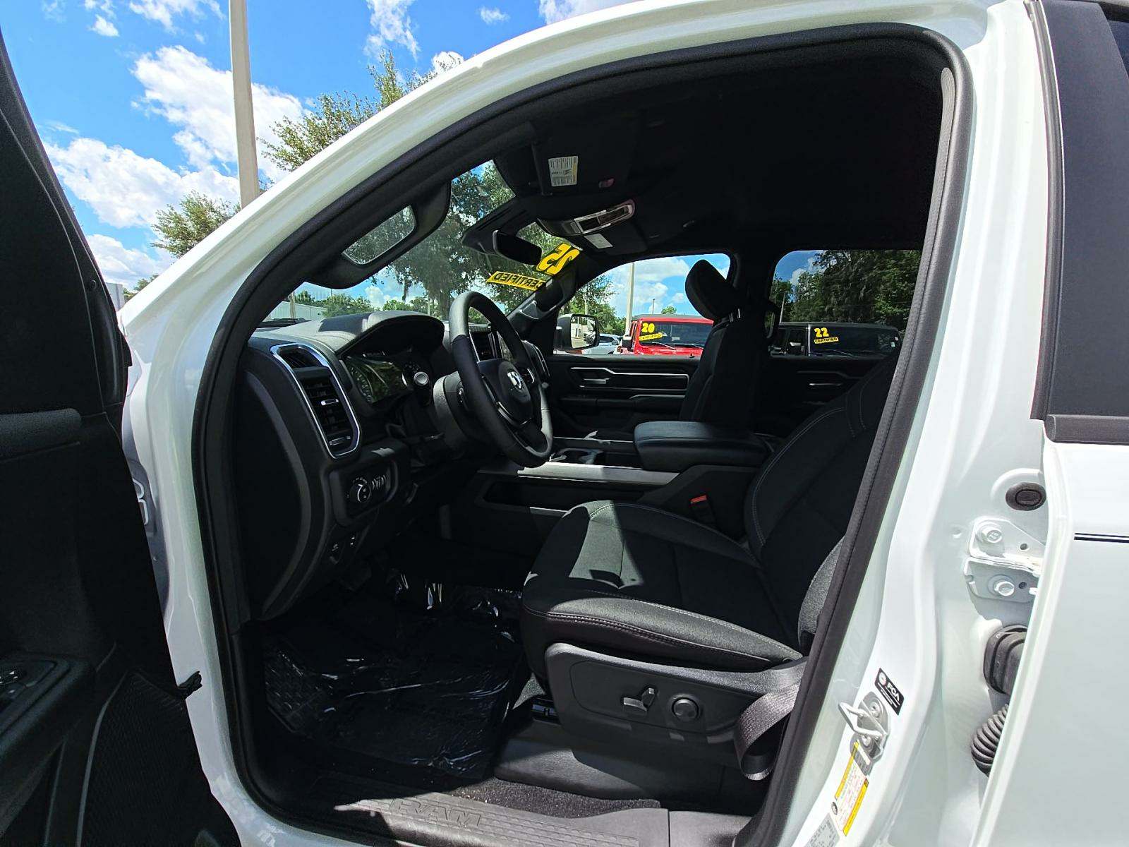 Автомобиль Ram 1500 Big Horn Crew Cab Short Bed 2025 | GrandCar Автомобиль Ram 1500 Big Horn Crew Cab Short Bed 2025 | GrandCar