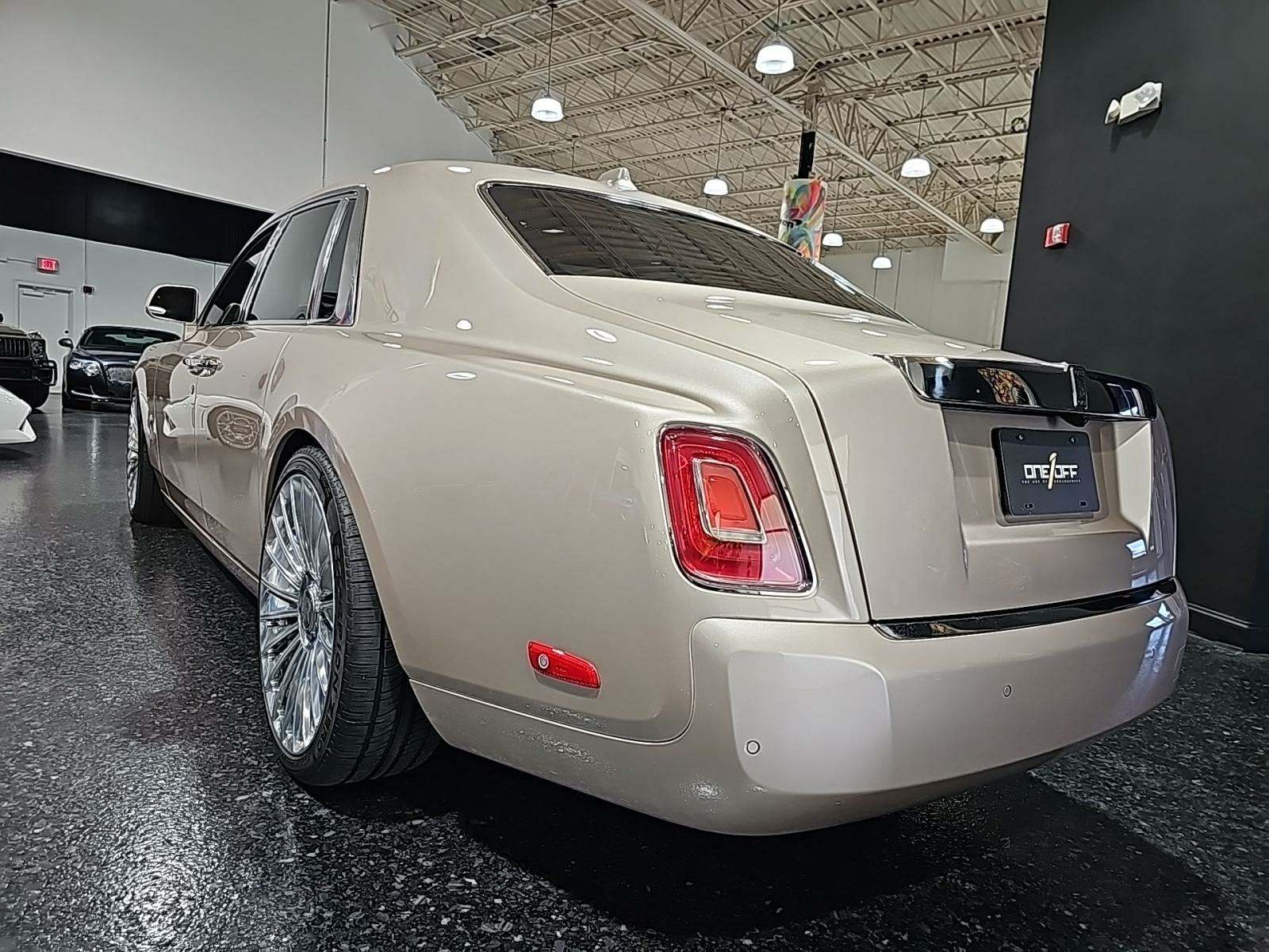 Автомобіль Rolls-Royce Phantom 2019 | GrandCar Автомобіль Rolls-Royce Phantom 2019 | GrandCar