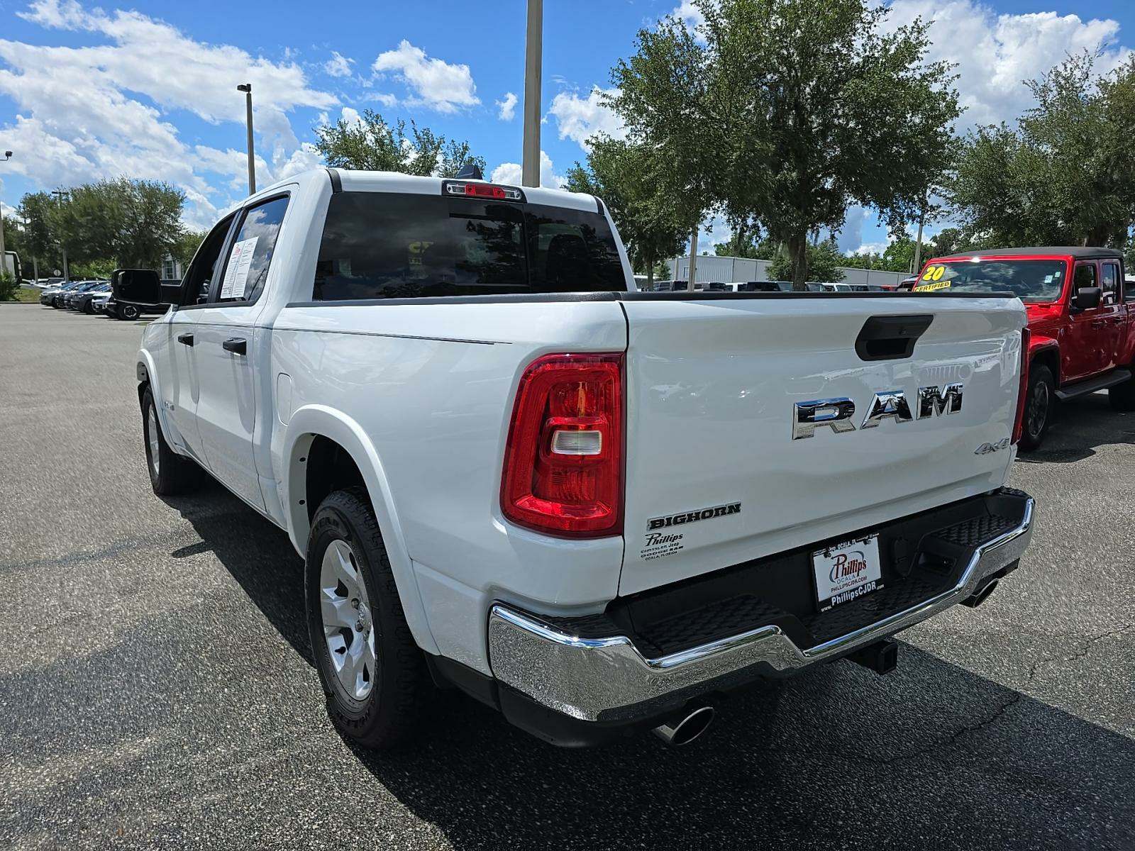 Автомобиль Ram 1500 Big Horn Crew Cab Short Bed 2025 | GrandCar Автомобиль Ram 1500 Big Horn Crew Cab Short Bed 2025 | GrandCar
