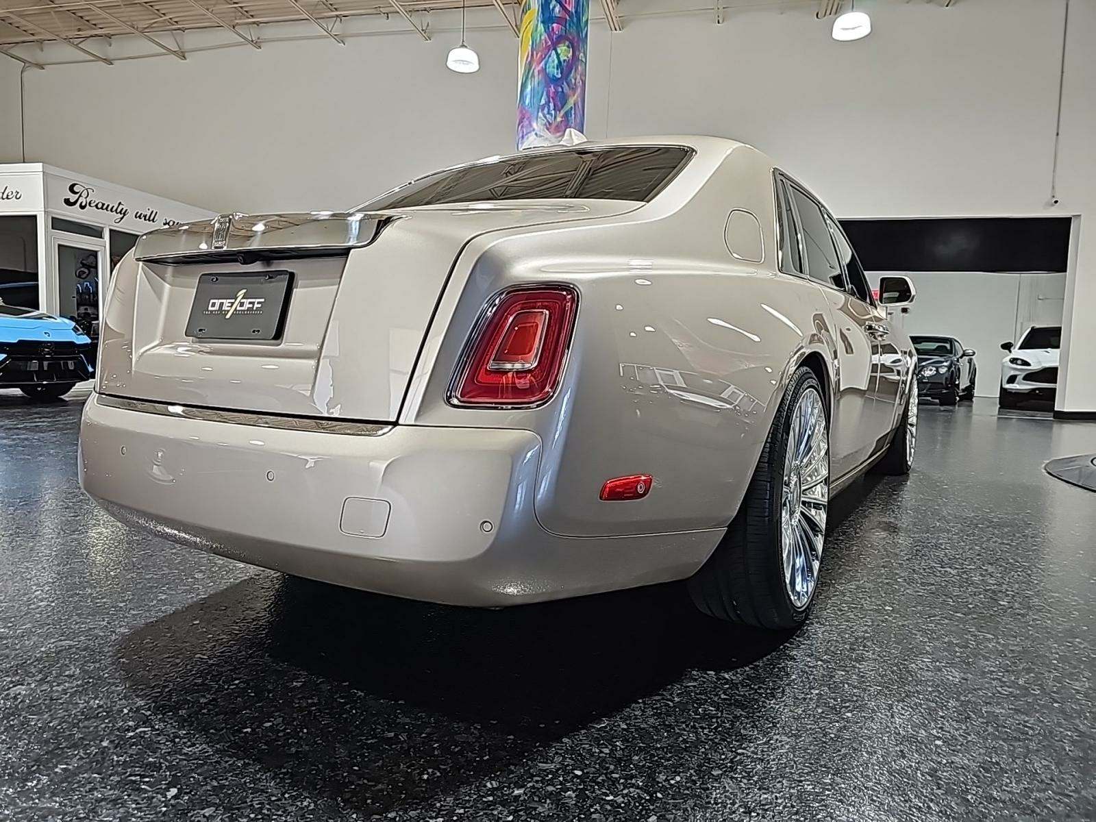 Автомобіль Rolls-Royce Phantom 2019 | GrandCar Автомобіль Rolls-Royce Phantom 2019 | GrandCar
