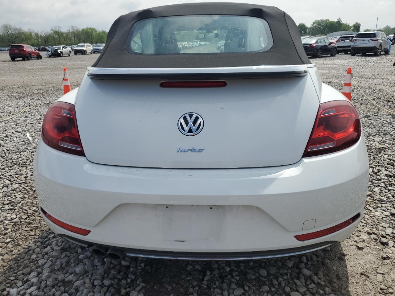 Автомобиль VOLKSWAGEN BEETLE S 2019 | GrandCar Автомобиль VOLKSWAGEN BEETLE S 2019 | GrandCar