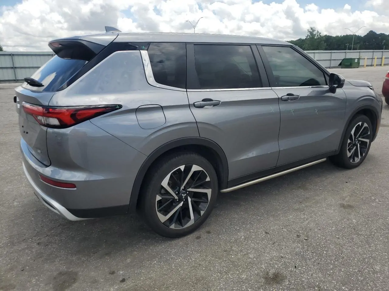 Автомобіль MITSUBISHI OUTLANDER SE 2023 | GrandCar Автомобіль MITSUBISHI OUTLANDER SE 2023 | GrandCar