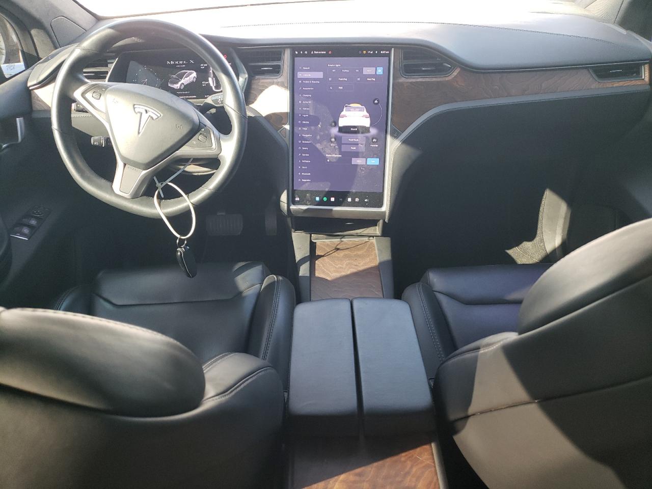 Автомобиль TESLA MODEL X 2020 | GrandCar Автомобиль TESLA MODEL X 2020 | GrandCar
