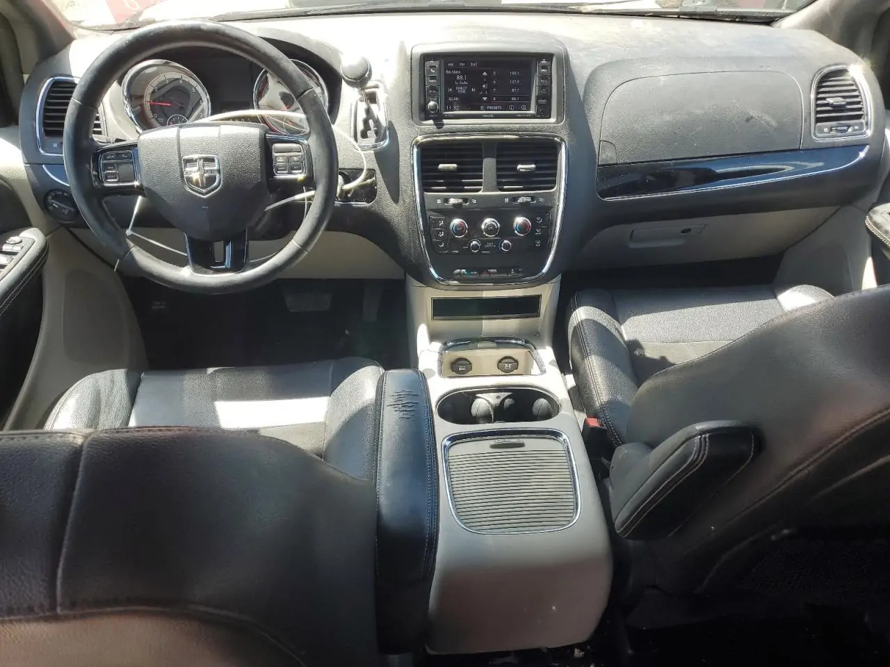 Автомобіль DODGE GRAND CARAVAN SXT 2018 | GrandCar Автомобіль DODGE GRAND CARAVAN SXT 2018 | GrandCar