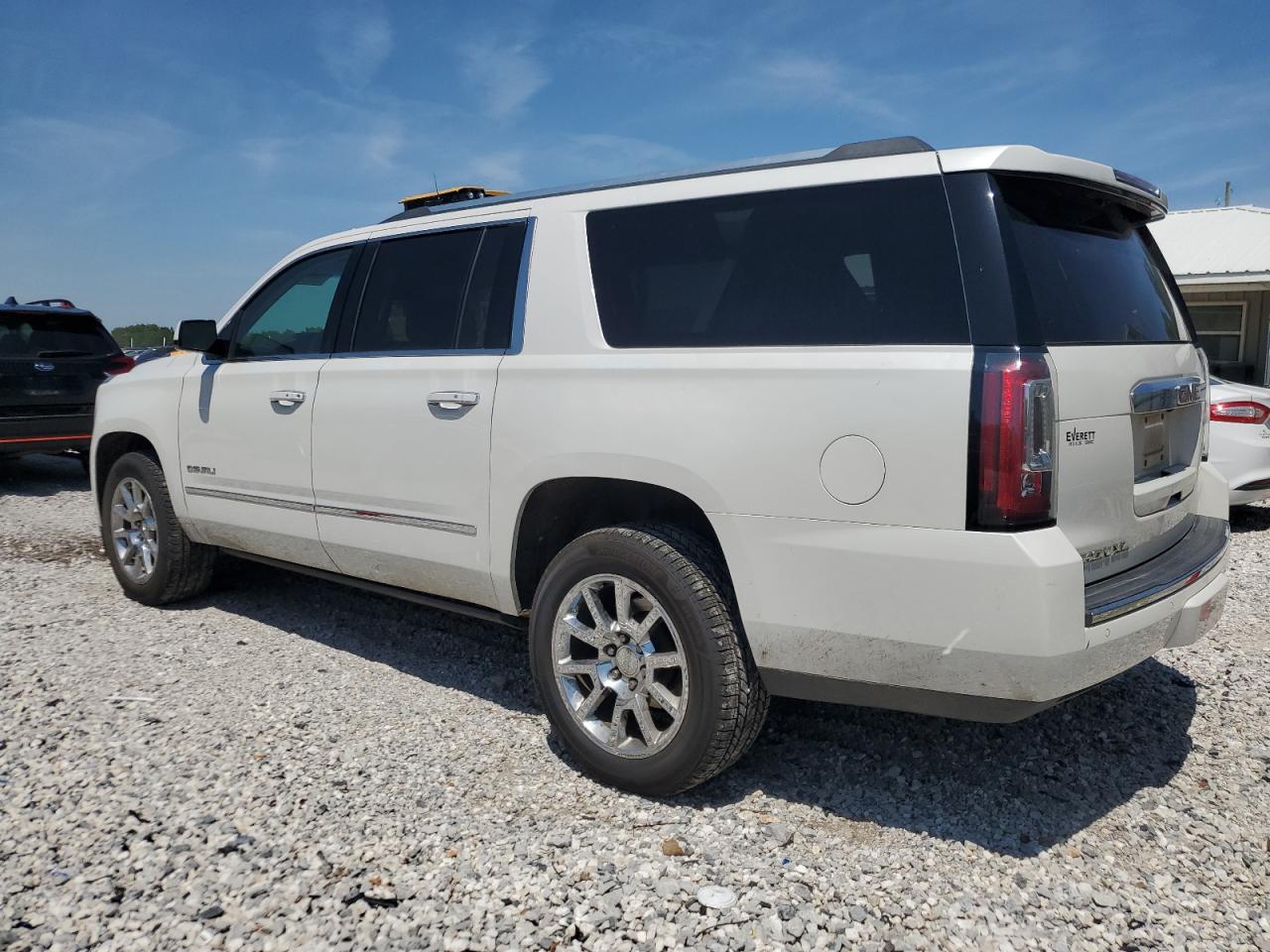 Автомобіль GMC YUKON XL DENALI 2017 | GrandCar Автомобіль GMC YUKON XL DENALI 2017 | GrandCar
