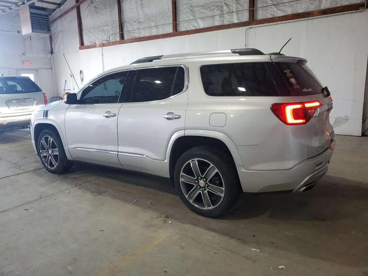 Автомобіль GMC ACADIA DENALI 2017 | GrandCar Автомобіль GMC ACADIA DENALI 2017 | GrandCar