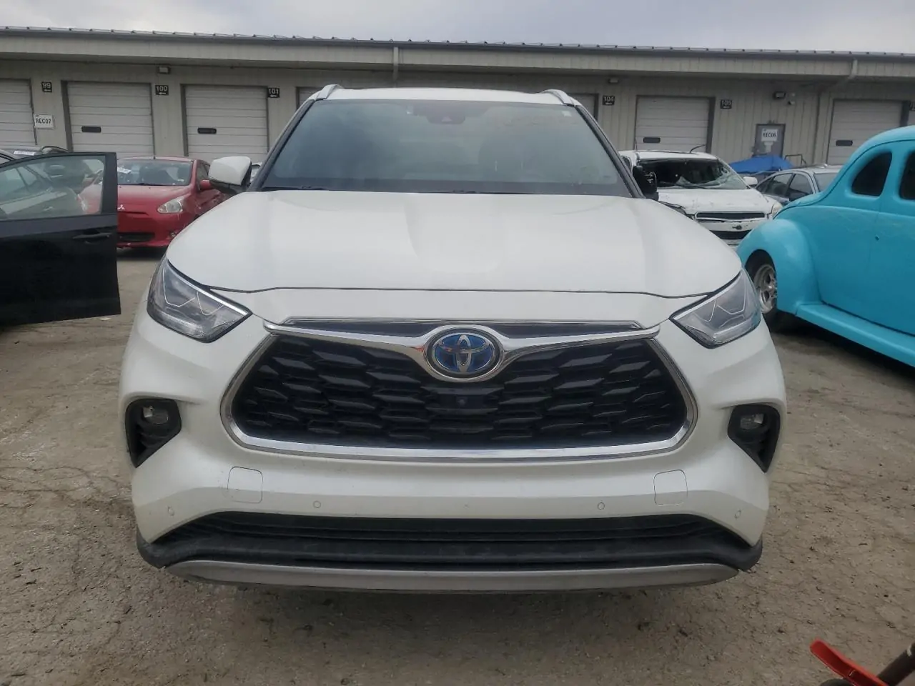 Автомобіль TOYOTA HIGHLANDER HYBRID PLATINUM 2021 | GrandCar Автомобіль TOYOTA HIGHLANDER HYBRID PLATINUM 2021 | GrandCar