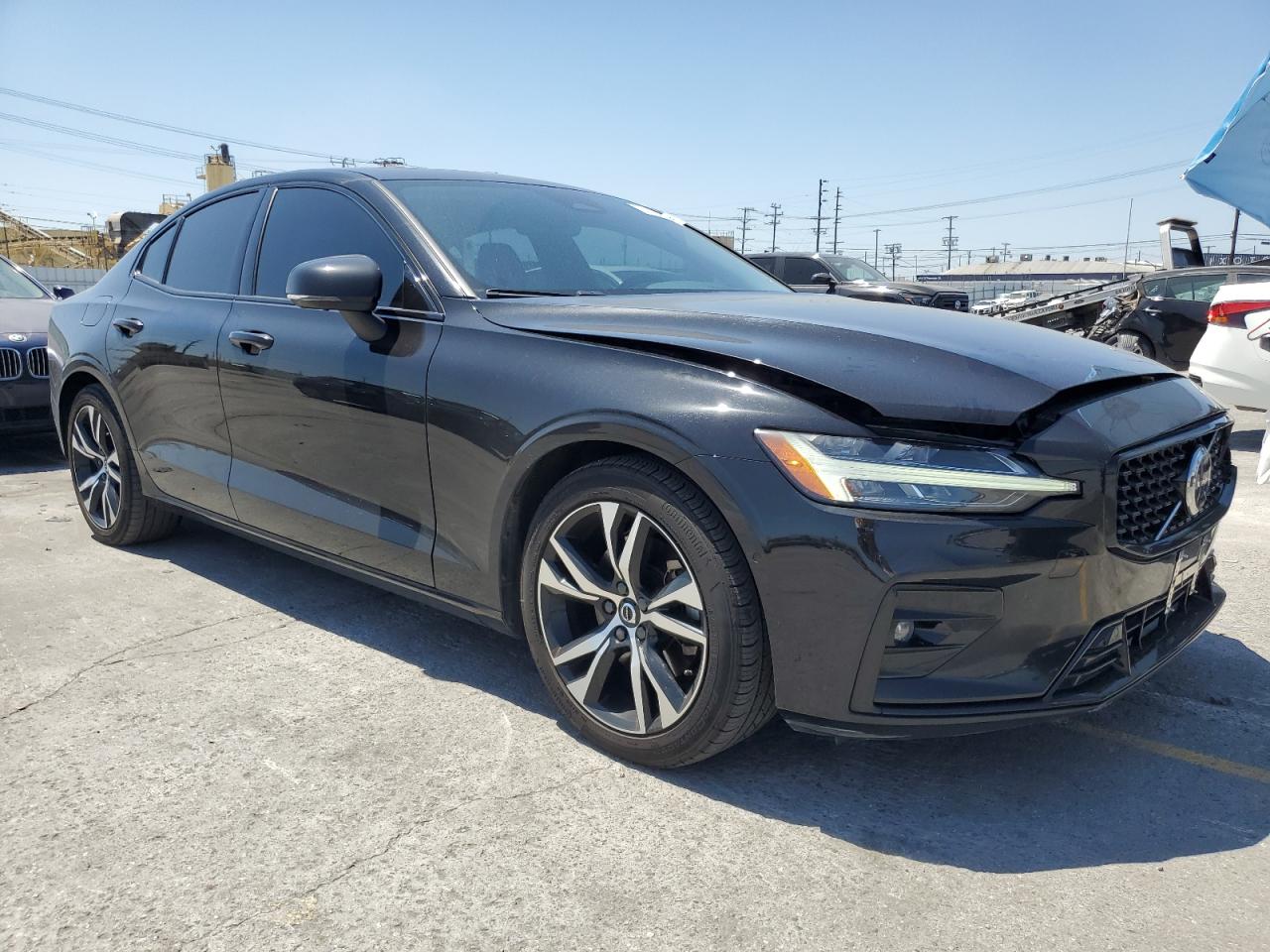 Автомобіль VOLVO S60 PLUS 2024 | GrandCar Автомобіль VOLVO S60 PLUS 2024 | GrandCar
