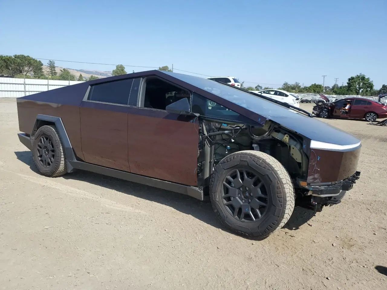 Автомобиль TESLA CYBERTRUCK 2024 | GrandCar Автомобиль TESLA CYBERTRUCK 2024 | GrandCar