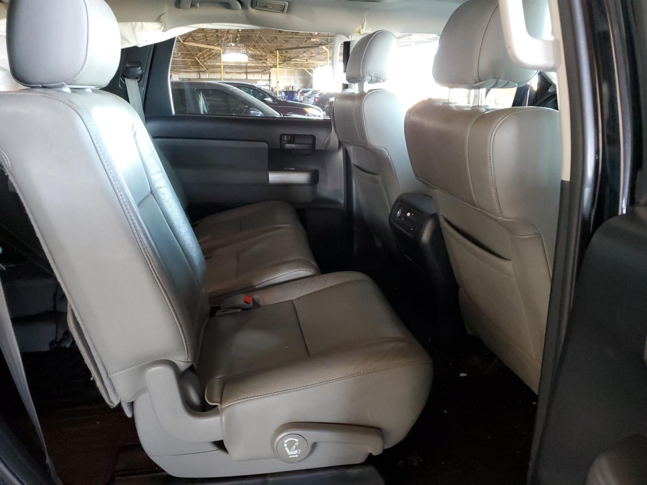 Автомобиль TOYOTA SEQUOIA SR5 2018 | GrandCar Автомобиль TOYOTA SEQUOIA SR5 2018 | GrandCar