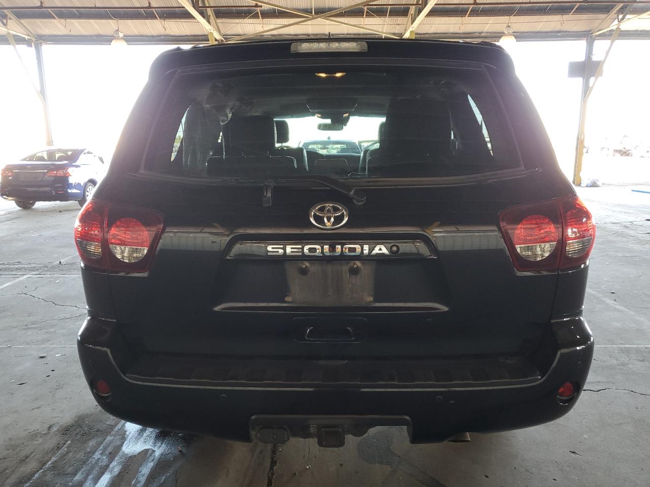 Автомобиль TOYOTA SEQUOIA SR5 2018 | GrandCar Автомобиль TOYOTA SEQUOIA SR5 2018 | GrandCar