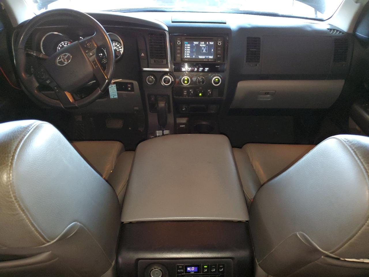 Автомобиль TOYOTA SEQUOIA SR5 2018 | GrandCar Автомобиль TOYOTA SEQUOIA SR5 2018 | GrandCar