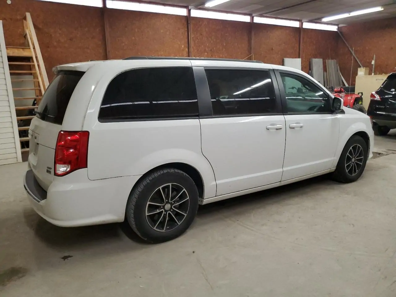 Автомобіль DODGE GRAND CARAVAN GT 2018 | GrandCar Автомобіль DODGE GRAND CARAVAN GT 2018 | GrandCar