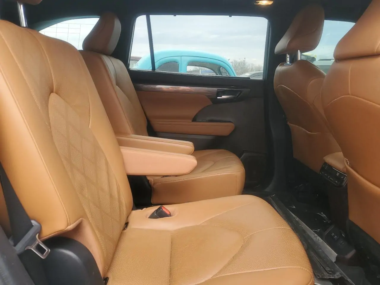Автомобіль TOYOTA HIGHLANDER HYBRID PLATINUM 2021 | GrandCar Автомобіль TOYOTA HIGHLANDER HYBRID PLATINUM 2021 | GrandCar