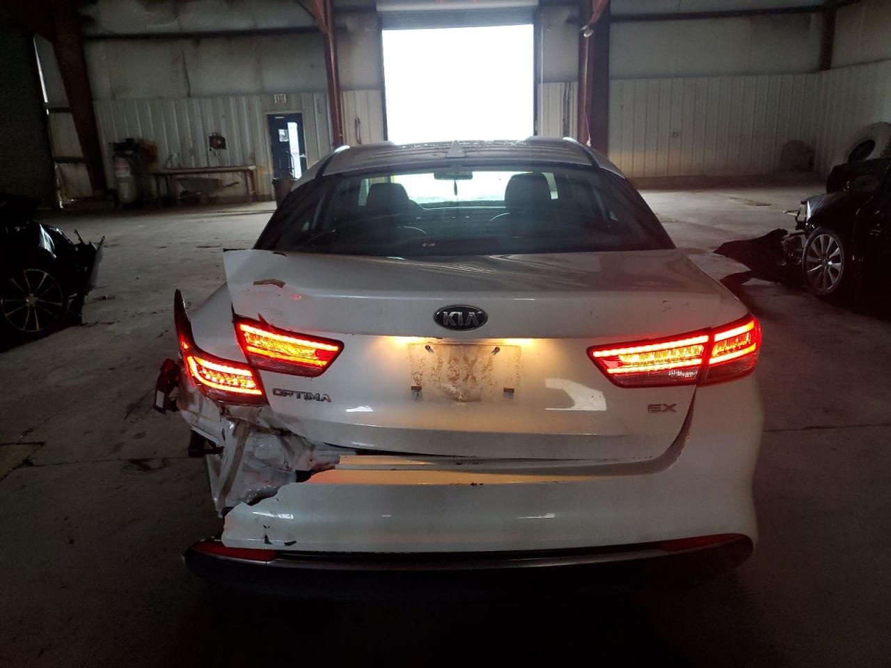 Автомобиль KIA OPTIMA EX 2016 | GrandCar Автомобиль KIA OPTIMA EX 2016 | GrandCar