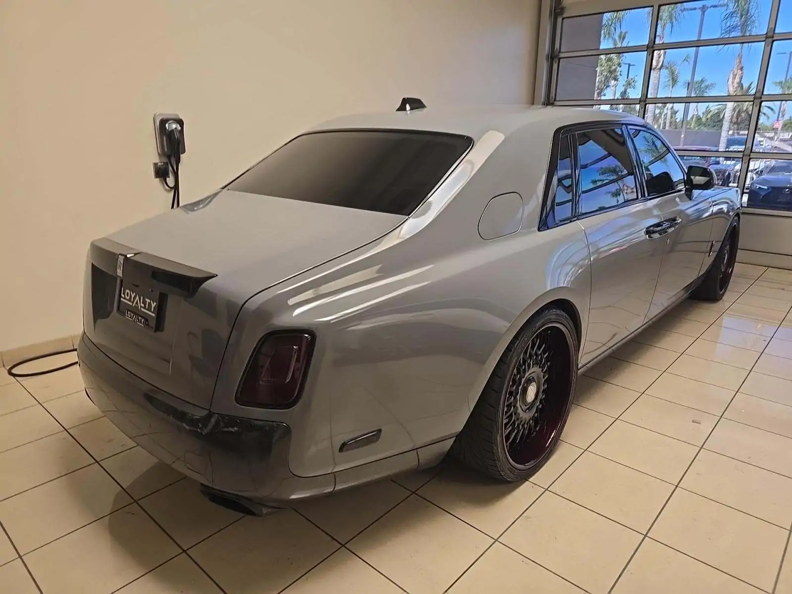 Автомобіль Rolls-Royce Phantom 2019 | GrandCar Автомобіль Rolls-Royce Phantom 2019 | GrandCar