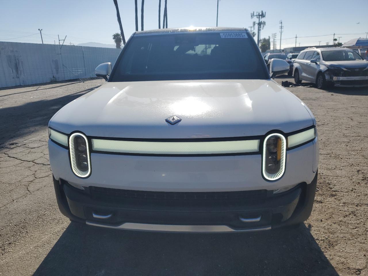 Автомобиль RIVIAN R1S ADVENTURE 2024 | GrandCar Автомобиль RIVIAN R1S ADVENTURE 2024 | GrandCar