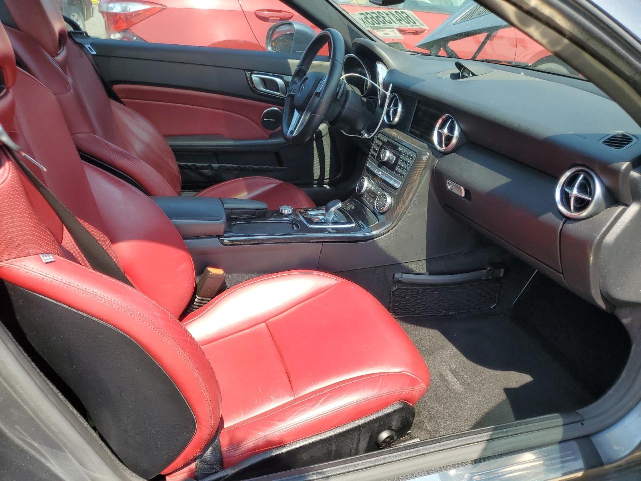 Автомобіль MERCEDES-BENZ SLK 300 2016 | GrandCar Автомобіль MERCEDES-BENZ SLK 300 2016 | GrandCar
