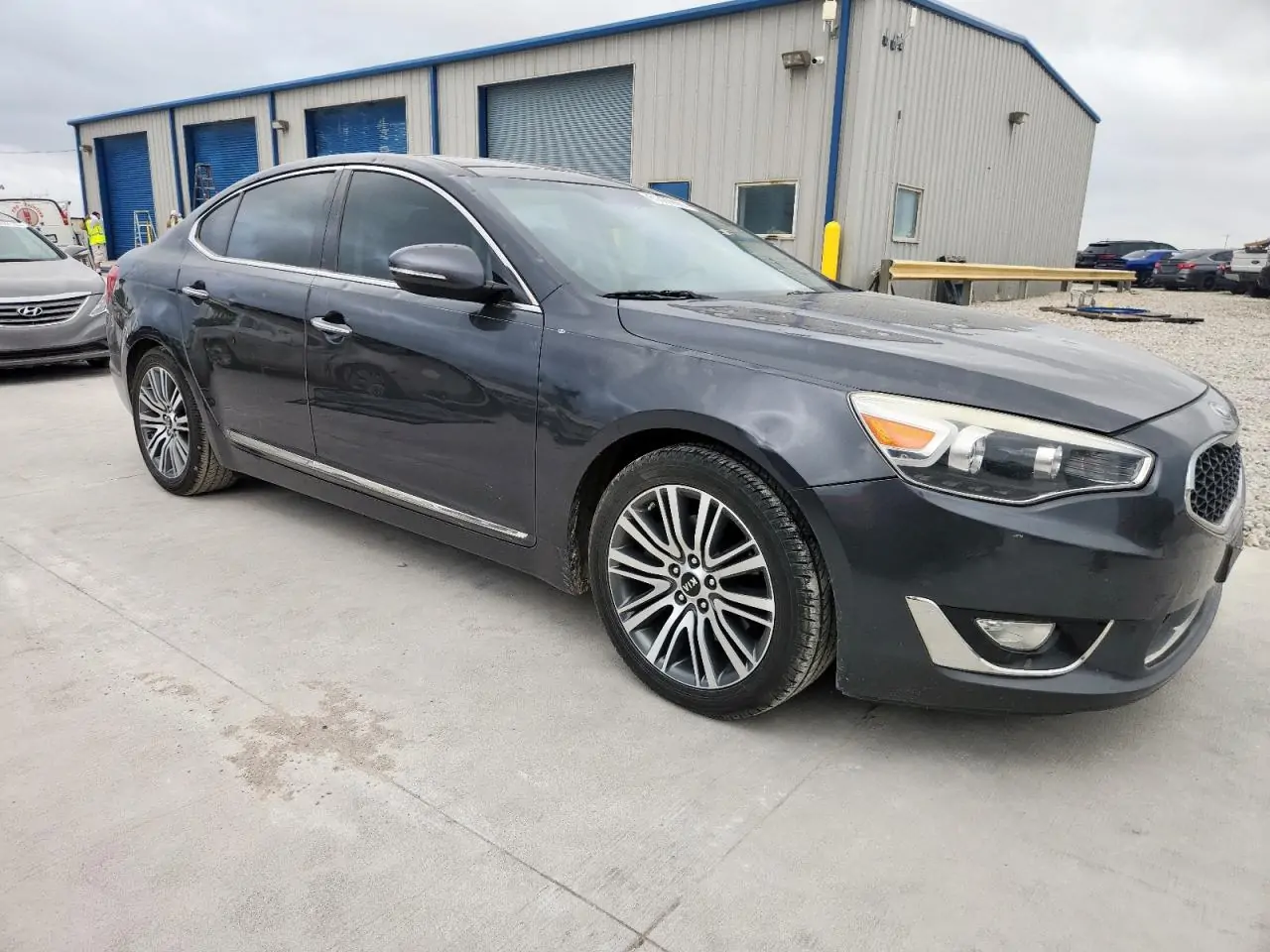 Автомобиль KIA CADENZA LUXURY 2016 | GrandCar Автомобиль KIA CADENZA LUXURY 2016 | GrandCar