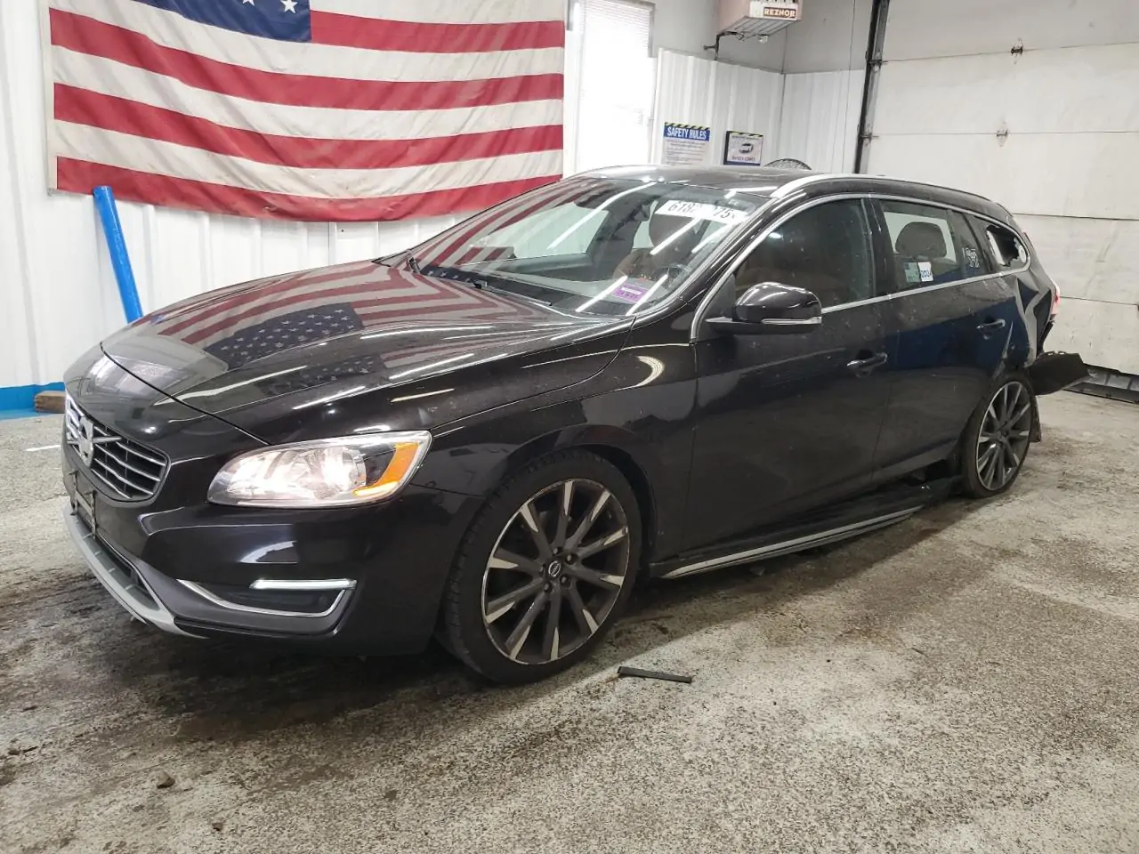 Автомобіль VOLVO V60 PREMIER 2015 | GrandCar