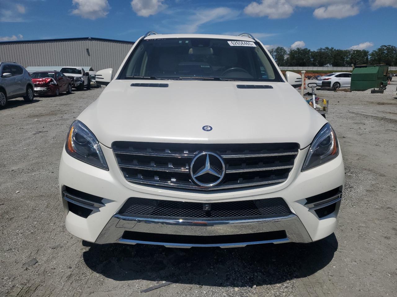 Автомобіль MERCEDES-BENZ ML 350 4MATIC 2015 | GrandCar Автомобіль MERCEDES-BENZ ML 350 4MATIC 2015 | GrandCar