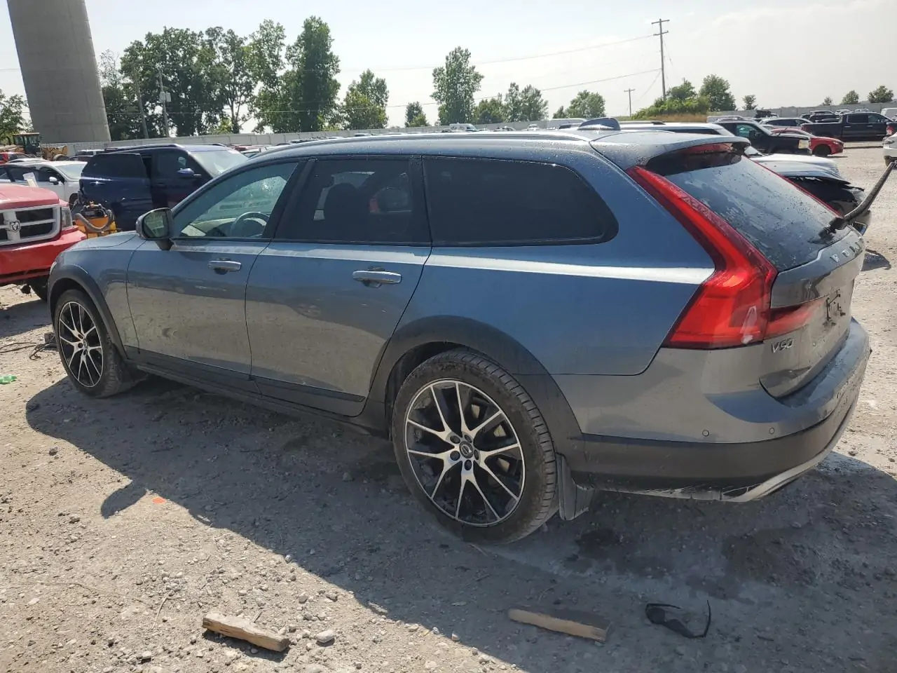 Автомобиль VOLVO V90 CROSS COUNTRY T6 INSCRIPTION 2018 | GrandCar Автомобиль VOLVO V90 CROSS COUNTRY T6 INSCRIPTION 2018 | GrandCar