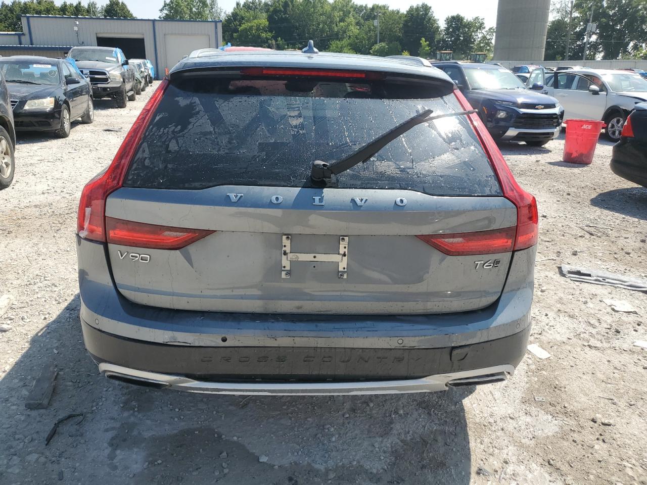 Автомобиль VOLVO V90 CROSS COUNTRY T6 INSCRIPTION 2018 | GrandCar Автомобиль VOLVO V90 CROSS COUNTRY T6 INSCRIPTION 2018 | GrandCar