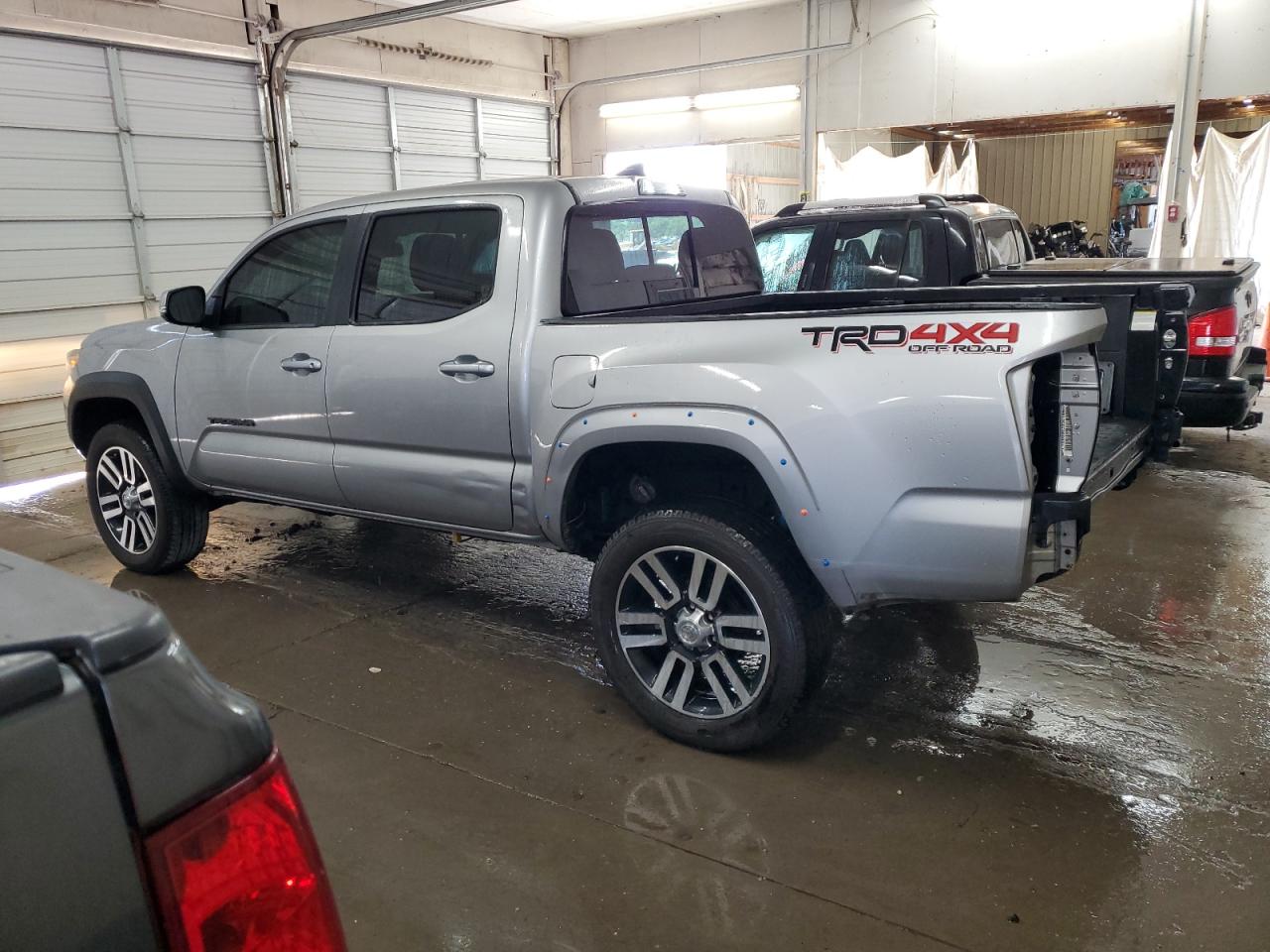 Автомобіль TOYOTA TACOMA DOUBLE CAB 2018 | GrandCar Автомобіль TOYOTA TACOMA DOUBLE CAB 2018 | GrandCar