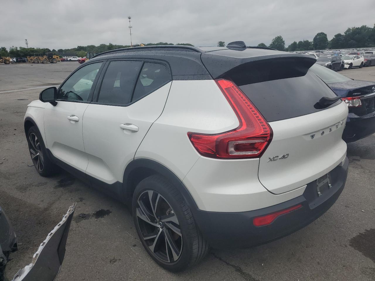 Автомобіль VOLVO XC40 T5 R-DESIGN 2022 | GrandCar Автомобіль VOLVO XC40 T5 R-DESIGN 2022 | GrandCar