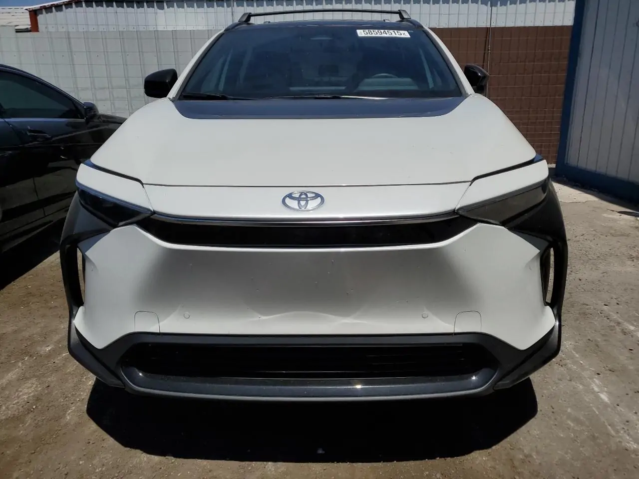 Автомобиль TOYOTA BZ4X XLE 2024 | GrandCar Автомобиль TOYOTA BZ4X XLE 2024 | GrandCar
