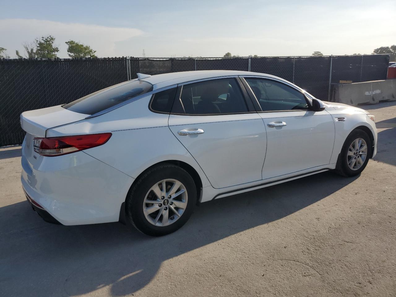 Автомобиль KIA OPTIMA LX 2016 | GrandCar Автомобиль KIA OPTIMA LX 2016 | GrandCar