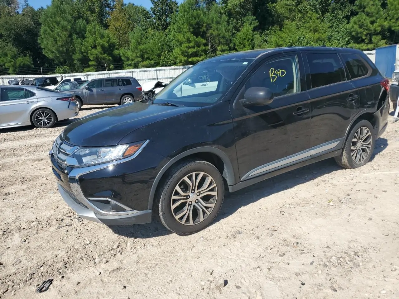 Автомобіль MITSUBISHI OUTLANDER ES 2017 | GrandCar