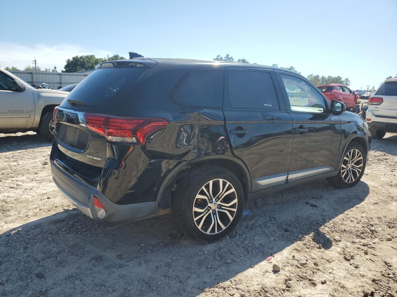 Автомобіль MITSUBISHI OUTLANDER ES 2017 | GrandCar Автомобіль MITSUBISHI OUTLANDER ES 2017 | GrandCar
