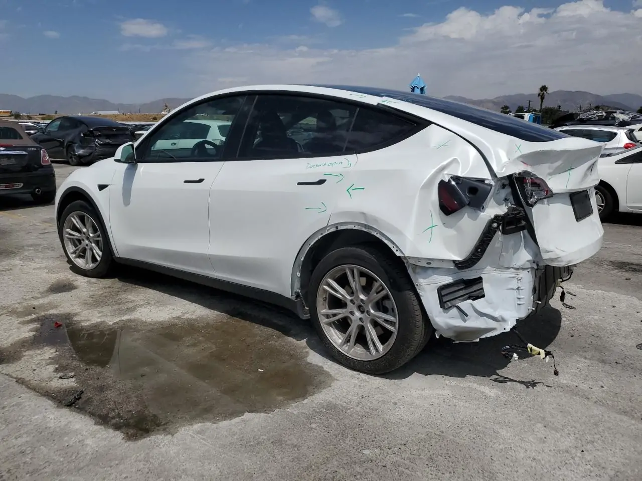 Купить автомобиль TESLA MODEL Y 2023 из США. Цена - 14000$. Пробег