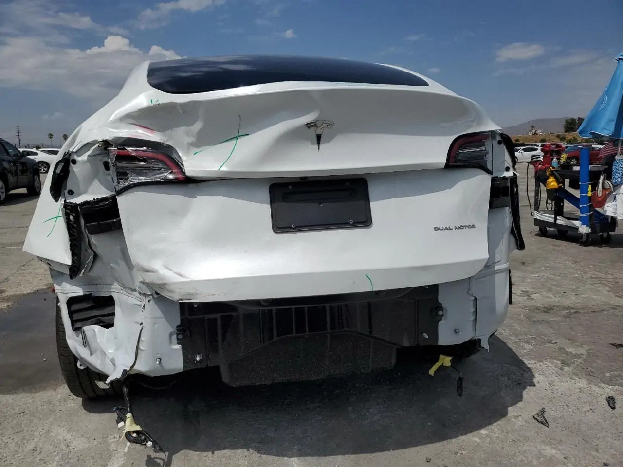 Купить автомобиль TESLA MODEL Y 2023 из США. Цена - 14000$. Пробег