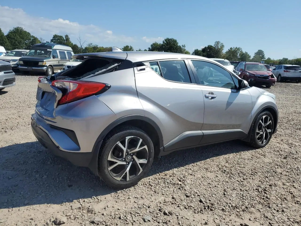 Автомобиль TOYOTA C-HR XLE 2018 | GrandCar Автомобиль TOYOTA C-HR XLE 2018 | GrandCar