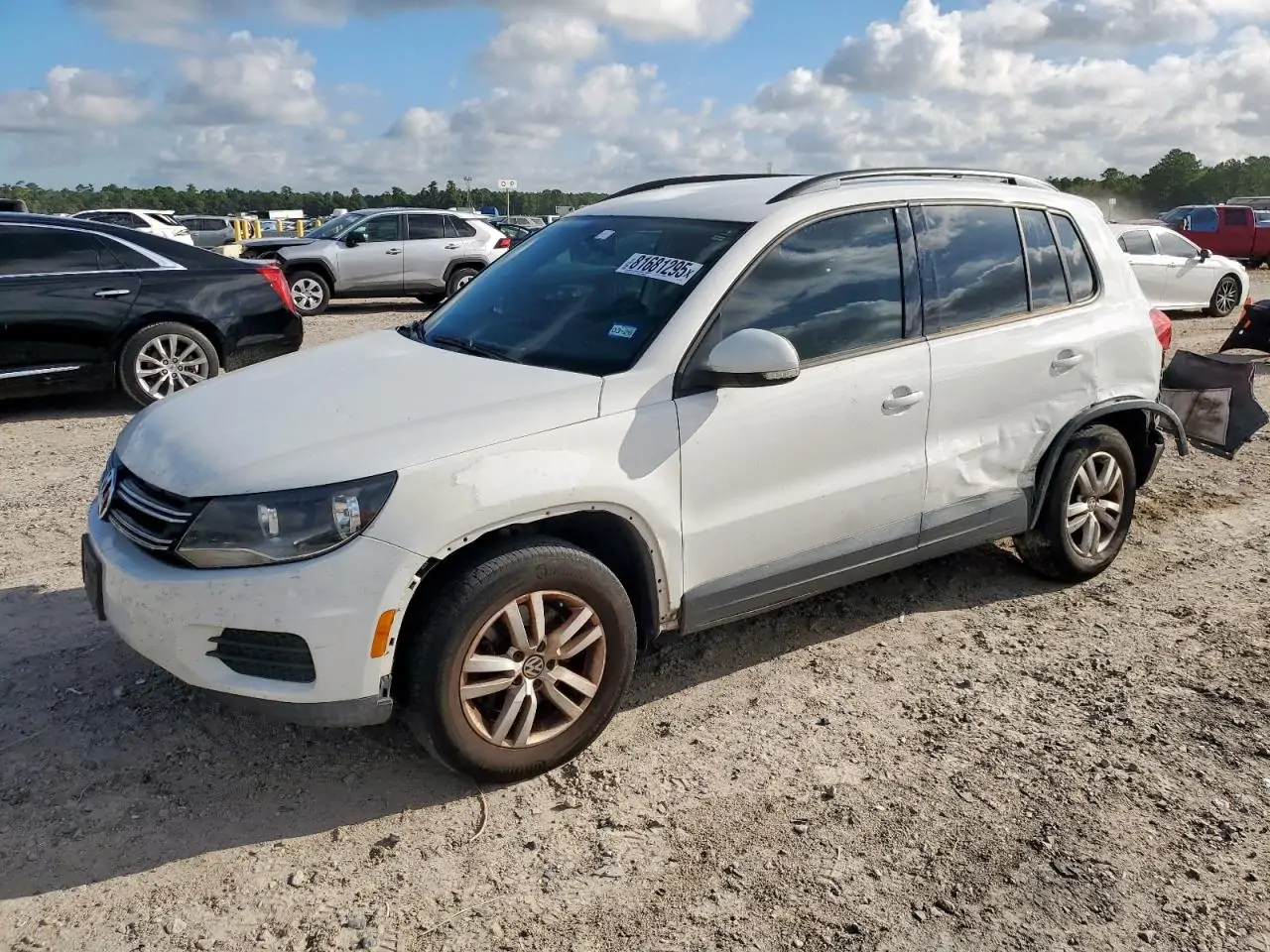Автомобіль VOLKSWAGEN TIGUAN S 2015 | GrandCar