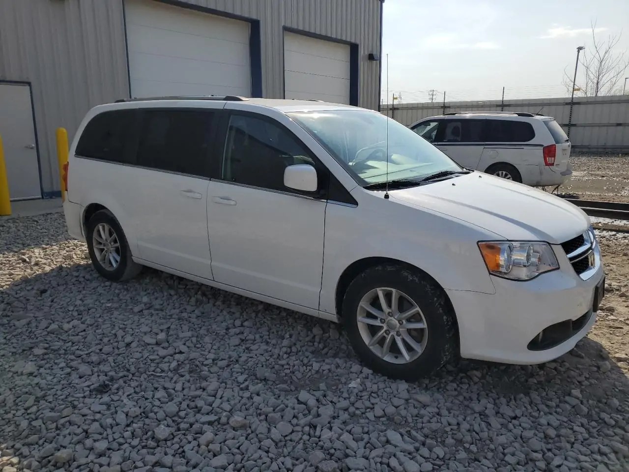 Автомобіль DODGE GRAND CARAVAN SXT 2018 | GrandCar Автомобіль DODGE GRAND CARAVAN SXT 2018 | GrandCar
