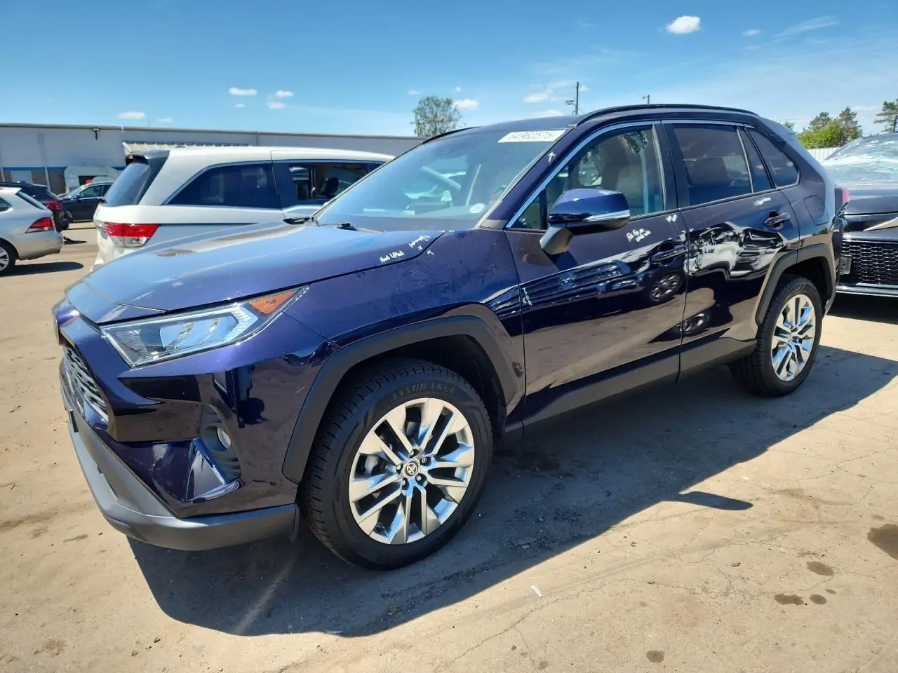Автомобіль TOYOTA RAV4 XLE PREMIUM 2021 | GrandCar