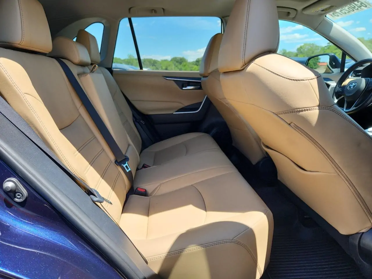 Автомобіль TOYOTA RAV4 XLE PREMIUM 2021 | GrandCar Автомобіль TOYOTA RAV4 XLE PREMIUM 2021 | GrandCar