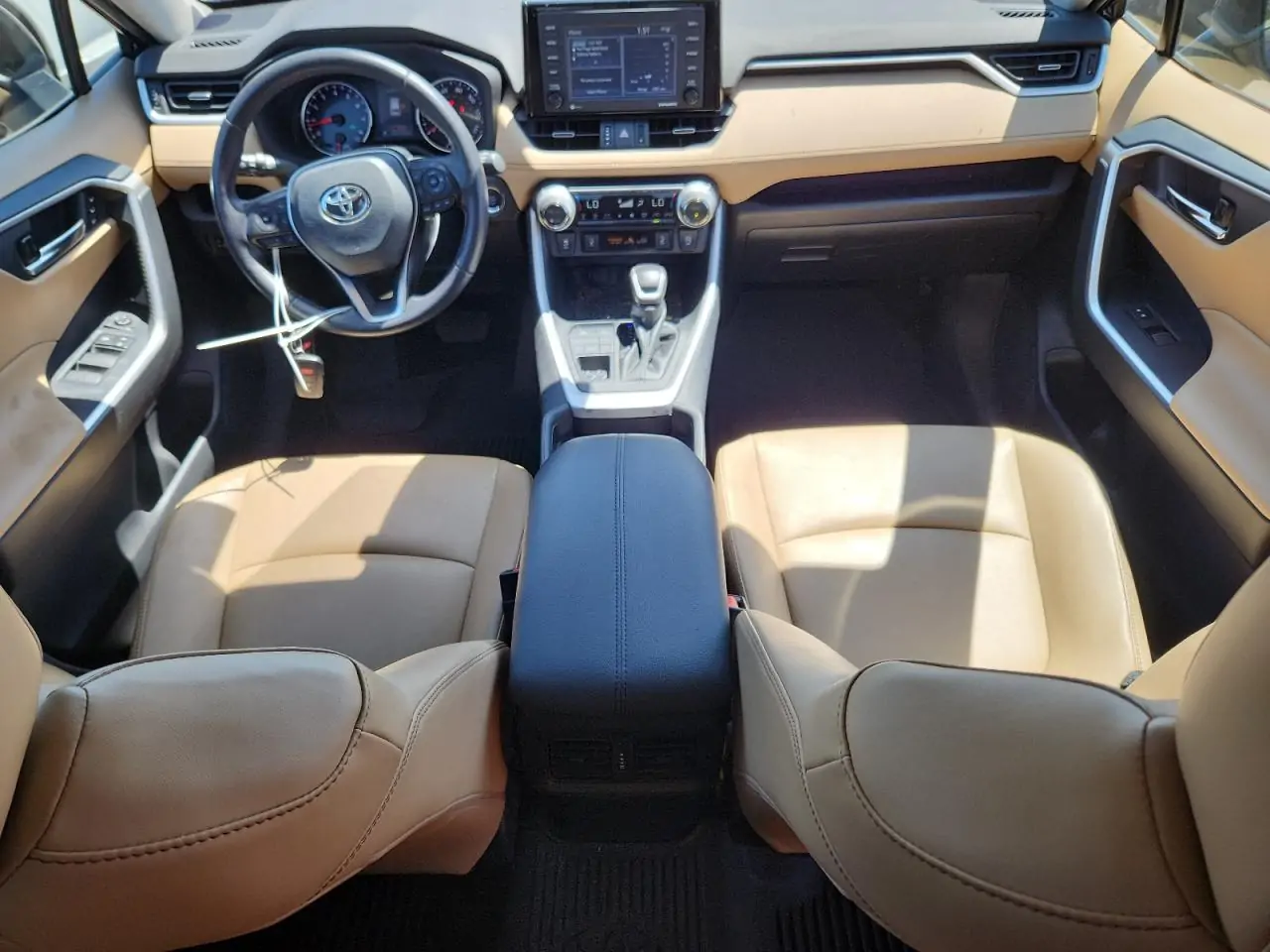 Автомобіль TOYOTA RAV4 XLE PREMIUM 2021 | GrandCar Автомобіль TOYOTA RAV4 XLE PREMIUM 2021 | GrandCar