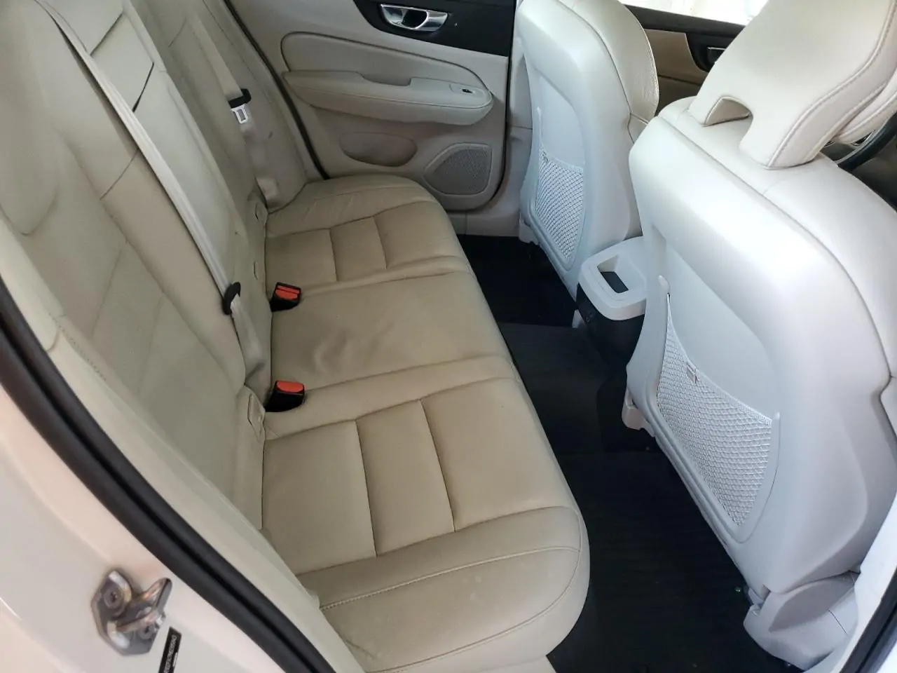Автомобиль VOLVO S60 T5 MOMENTUM 2021 | GrandCar Автомобиль VOLVO S60 T5 MOMENTUM 2021 | GrandCar