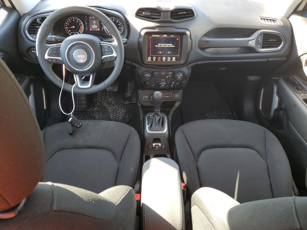 Автомобиль JEEP RENEGADE LATITUDE 2023 | GrandCar Автомобиль JEEP RENEGADE LATITUDE 2023 | GrandCar