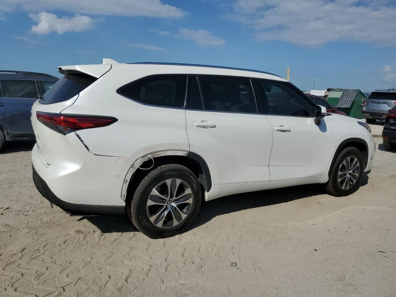 Автомобіль TOYOTA HIGHLANDER XLE 2021 | GrandCar Автомобіль TOYOTA HIGHLANDER XLE 2021 | GrandCar
