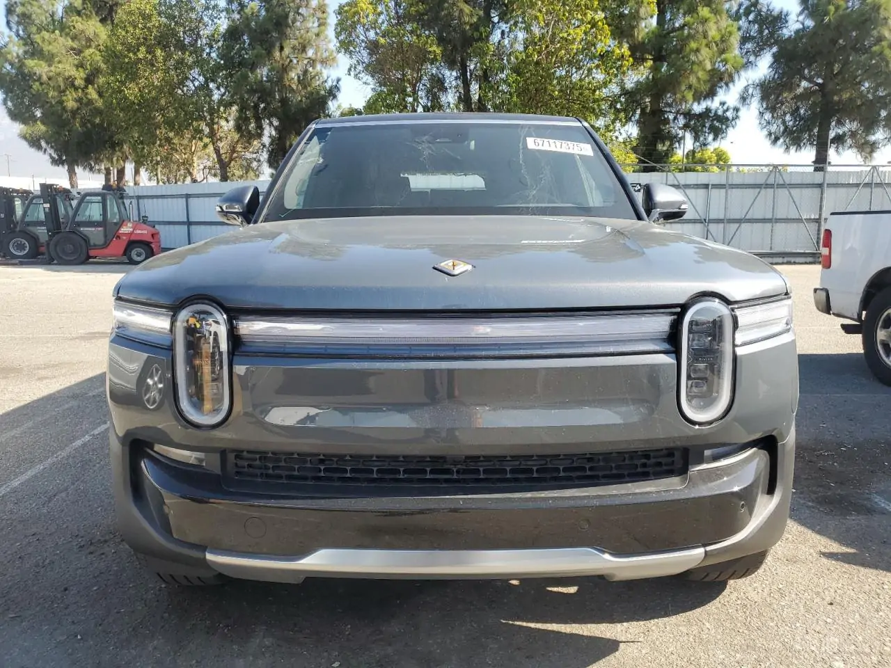 Автомобиль RIVIAN R1S ADVENTURE 2025 | GrandCar Автомобиль RIVIAN R1S ADVENTURE 2025 | GrandCar