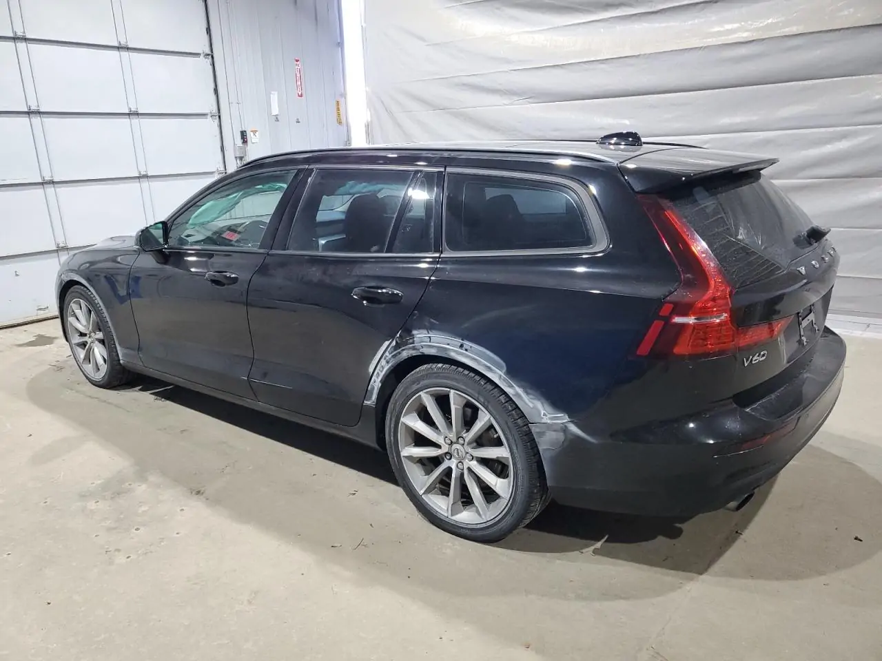 Автомобиль VOLVO V60 T6 MOMENTUM 2019 | GrandCar Автомобиль VOLVO V60 T6 MOMENTUM 2019 | GrandCar