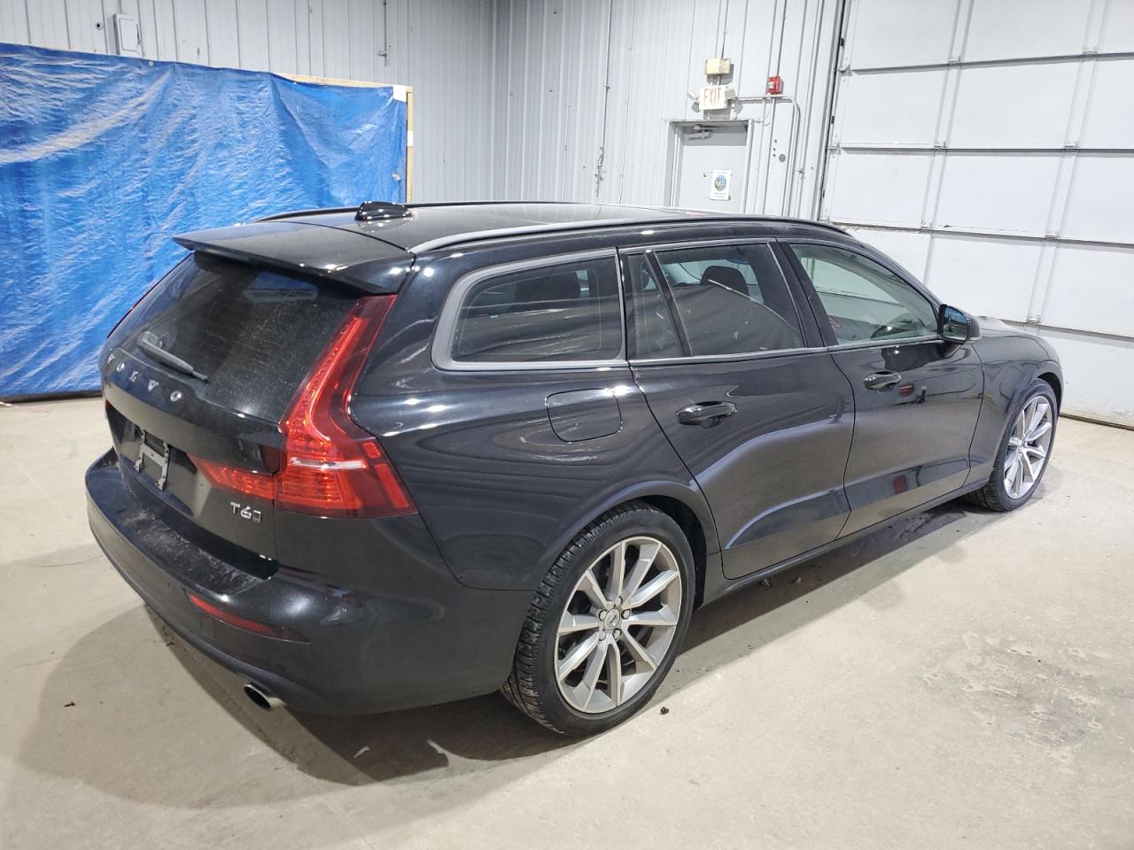 Автомобиль VOLVO V60 T6 MOMENTUM 2019 | GrandCar Автомобиль VOLVO V60 T6 MOMENTUM 2019 | GrandCar