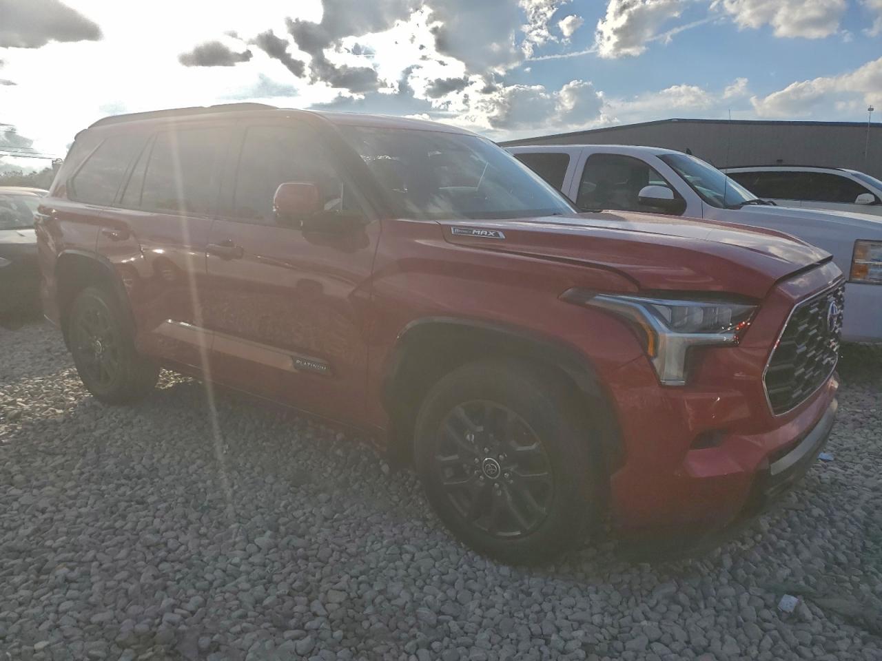 Автомобиль TOYOTA SEQUOIA SR5 2023 | GrandCar Автомобиль TOYOTA SEQUOIA SR5 2023 | GrandCar