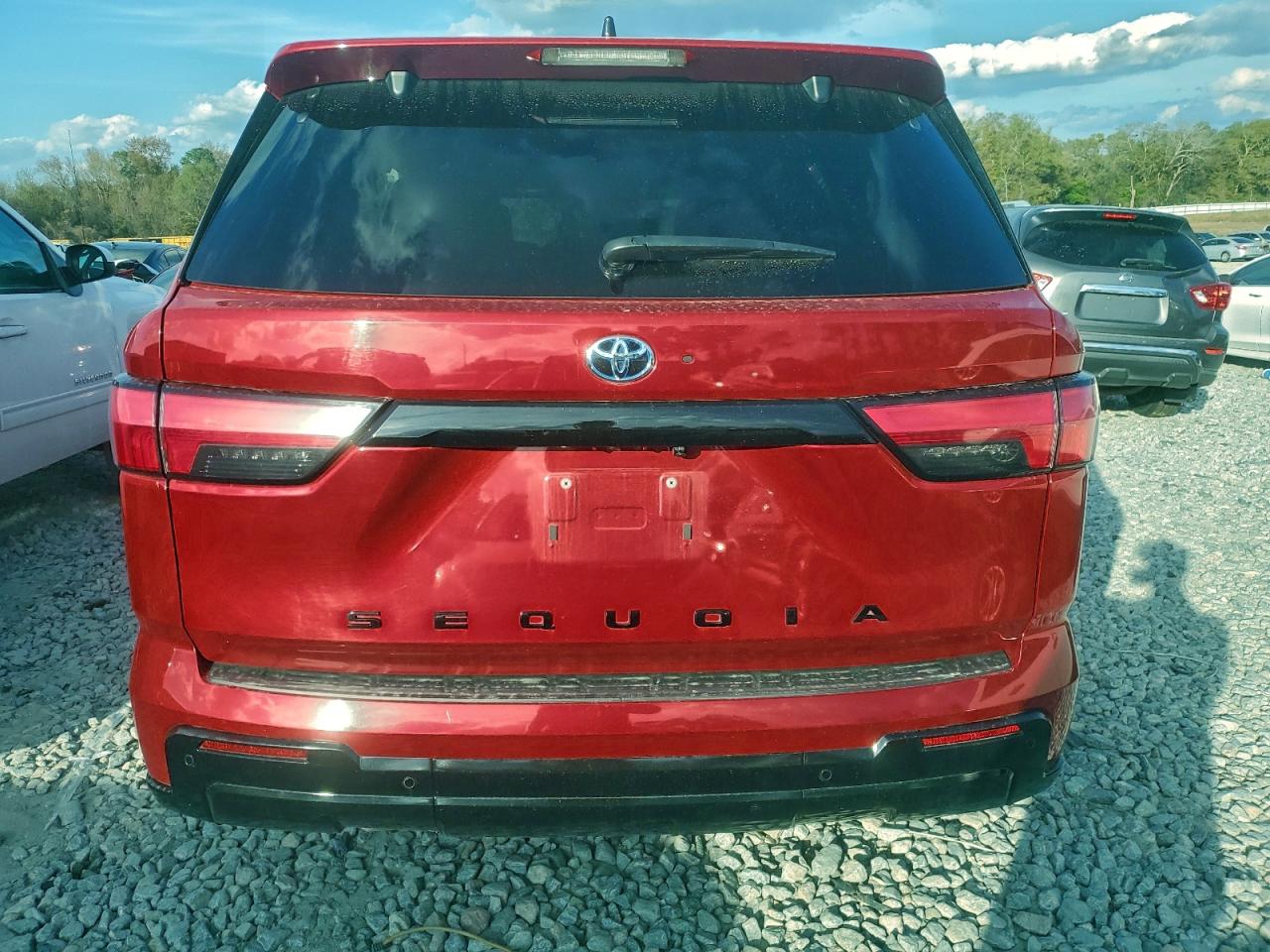 Автомобиль TOYOTA SEQUOIA SR5 2023 | GrandCar Автомобиль TOYOTA SEQUOIA SR5 2023 | GrandCar